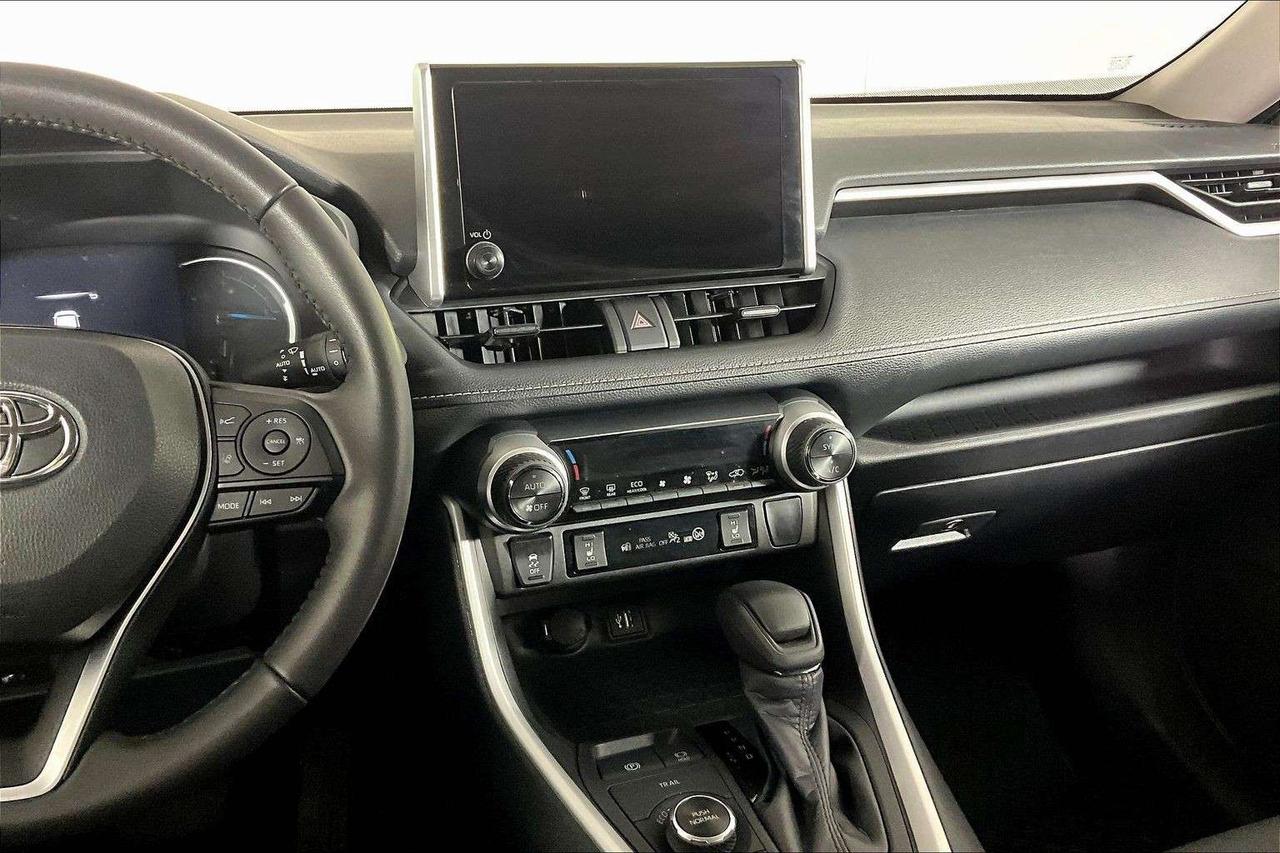 2024 Toyota RAV4 Hybrid XLE AWD Photo