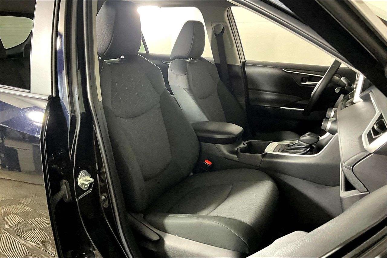 2024 Toyota RAV4 Hybrid XLE AWD Photo
