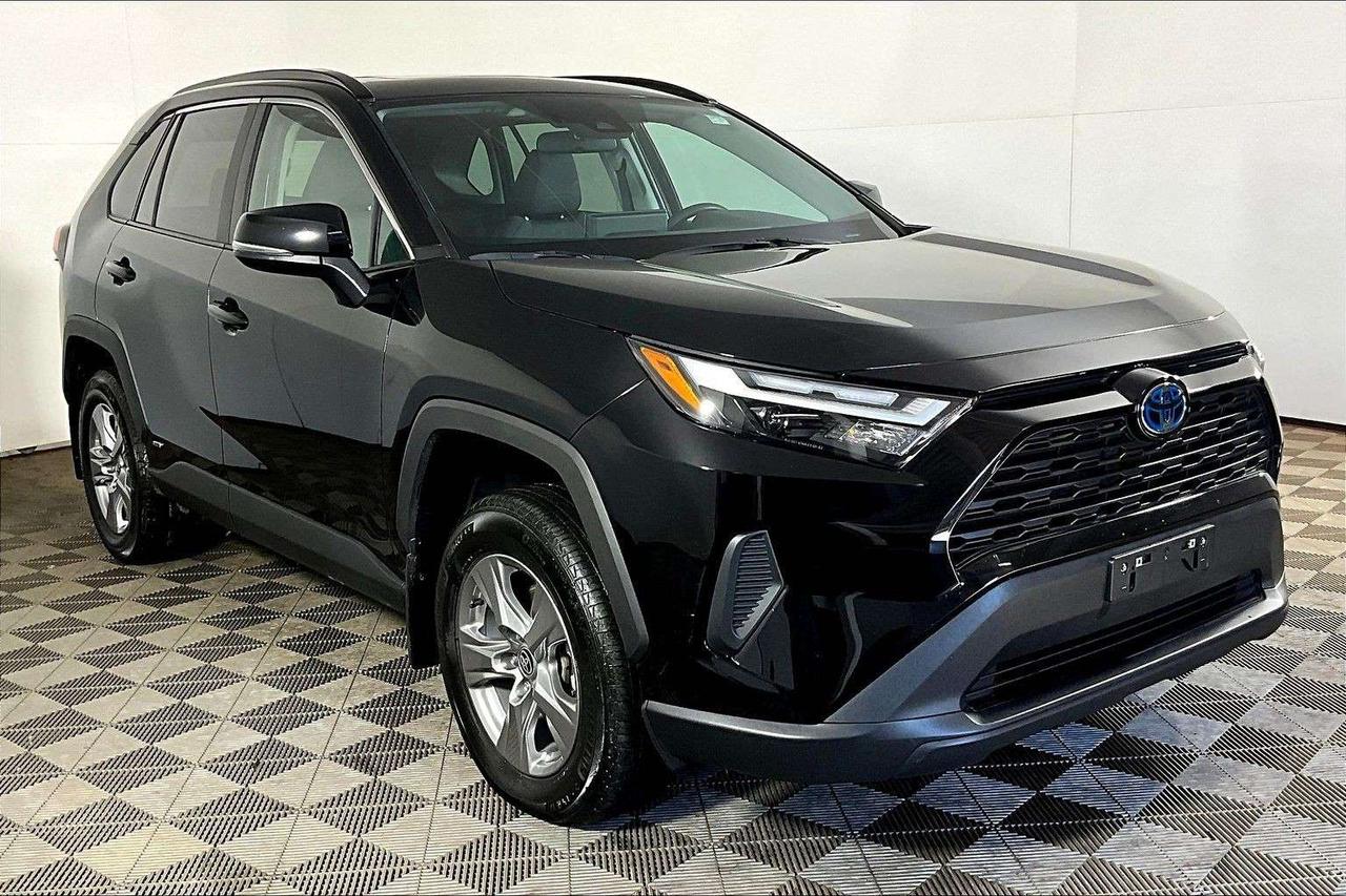 2024 Toyota RAV4 Hybrid XLE AWD Photo