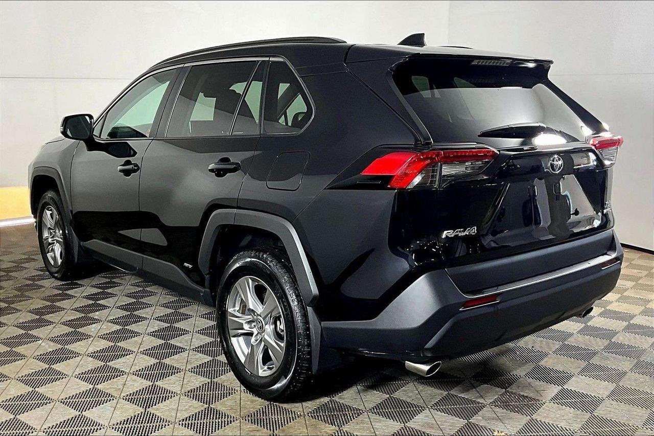 2024 Toyota RAV4 Hybrid XLE AWD Photo
