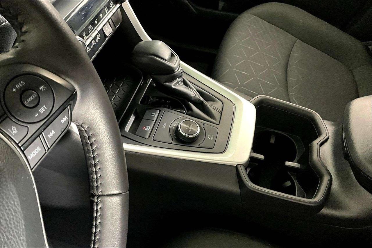2024 Toyota RAV4 Hybrid XLE AWD Photo