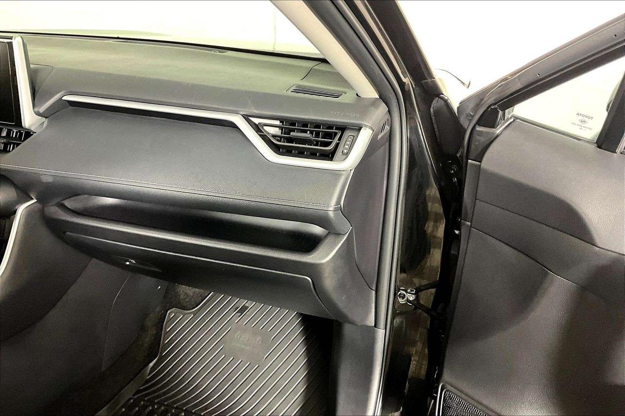 2024 Toyota RAV4 Hybrid XLE AWD Photo