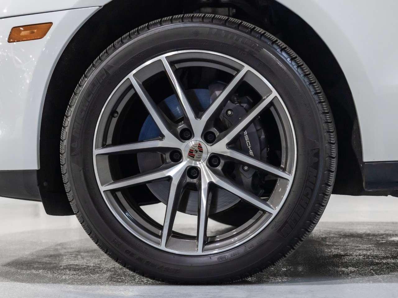 2023 Porsche Macan Macan Photo