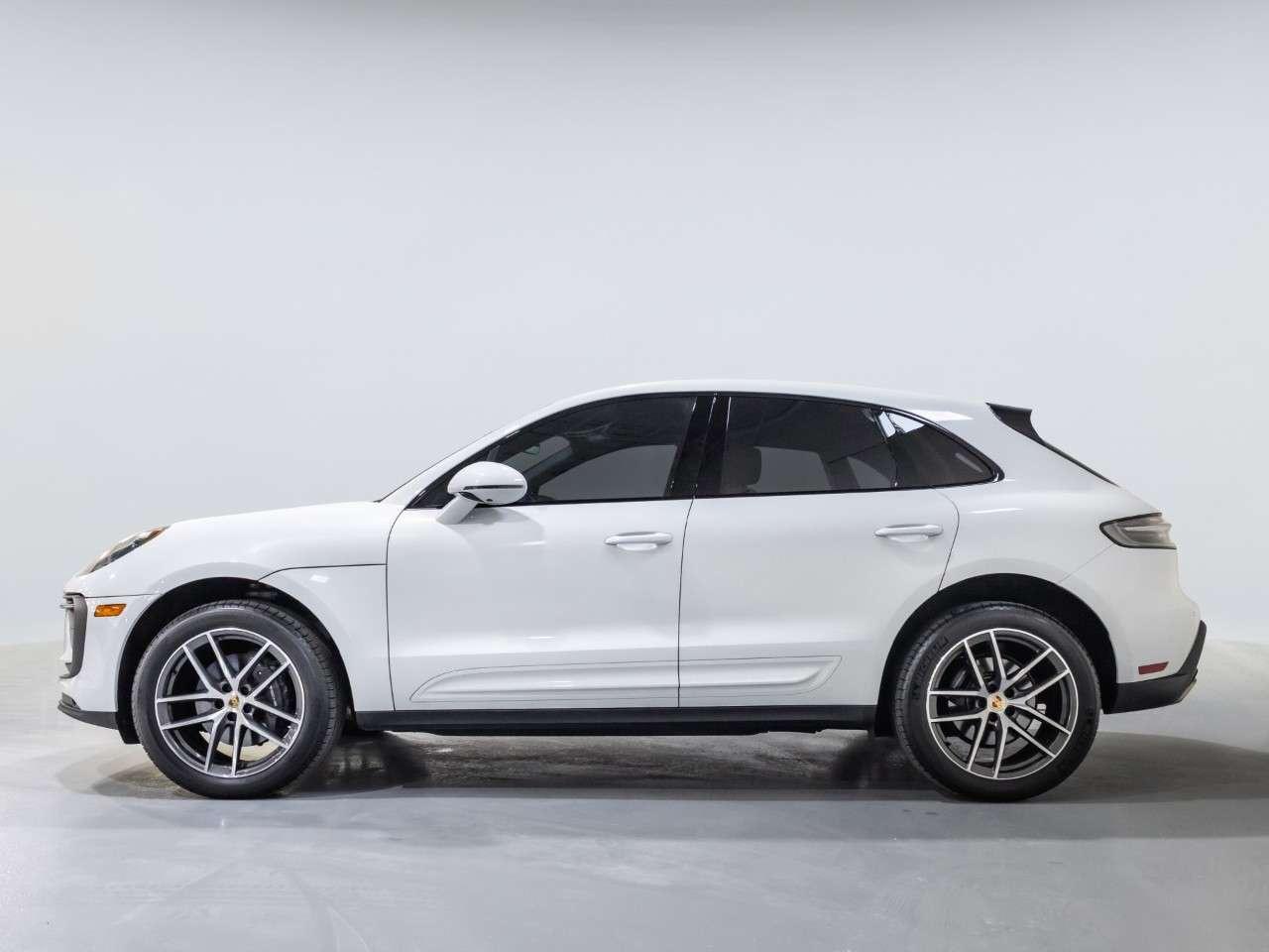 2023 Porsche Macan Macan Photo