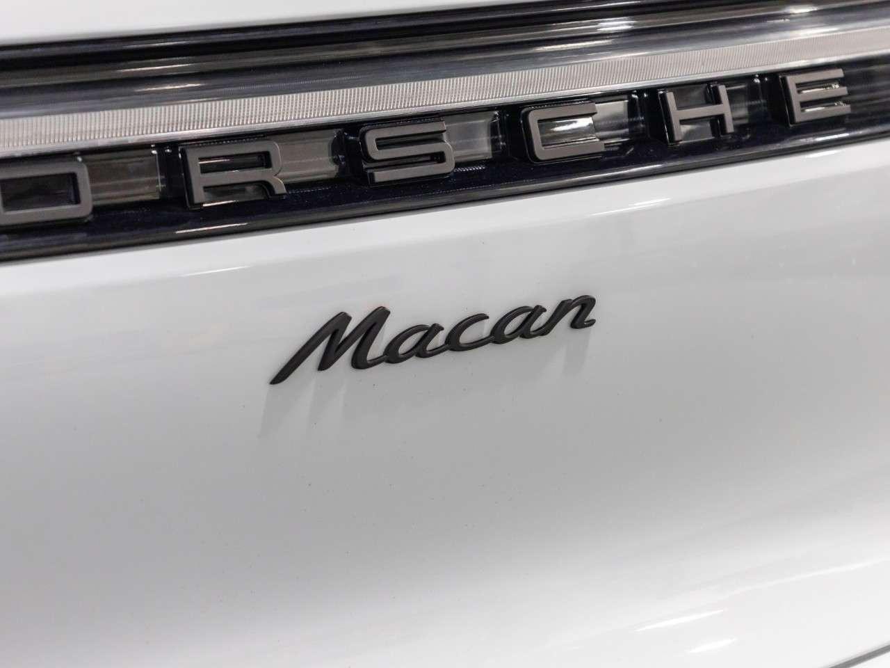 2023 Porsche Macan Macan Photo