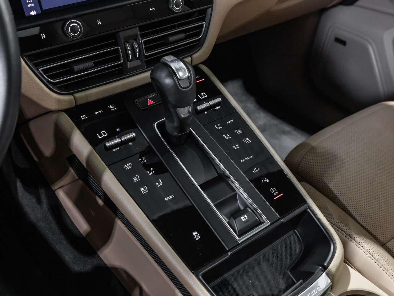 2023 Porsche Macan Macan Photo