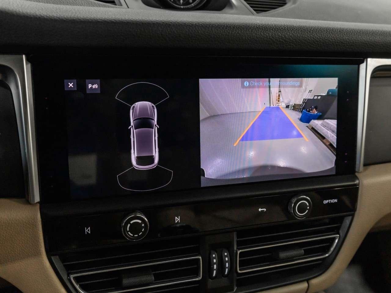 2023 Porsche Macan Macan Photo
