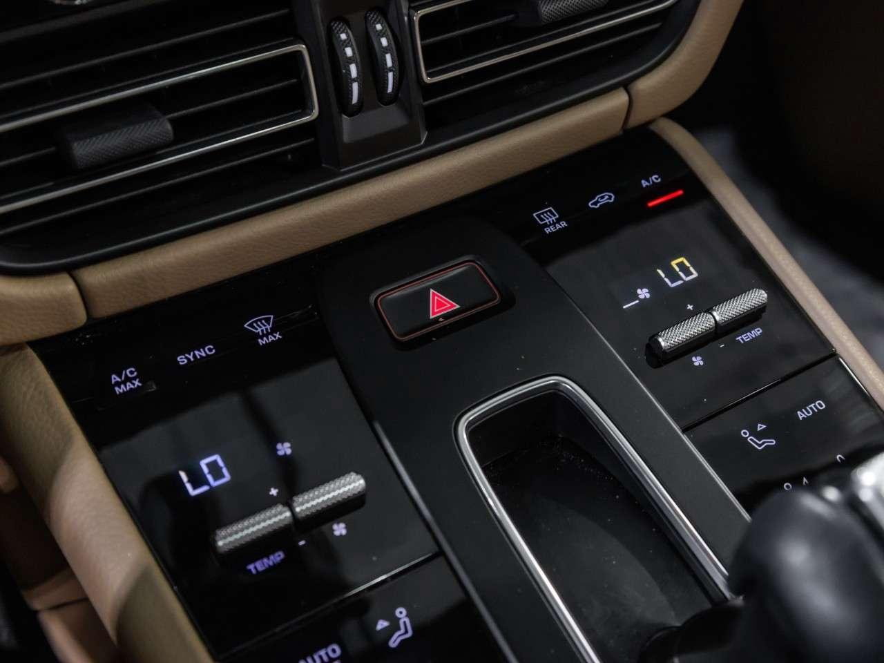 2023 Porsche Macan Macan Photo