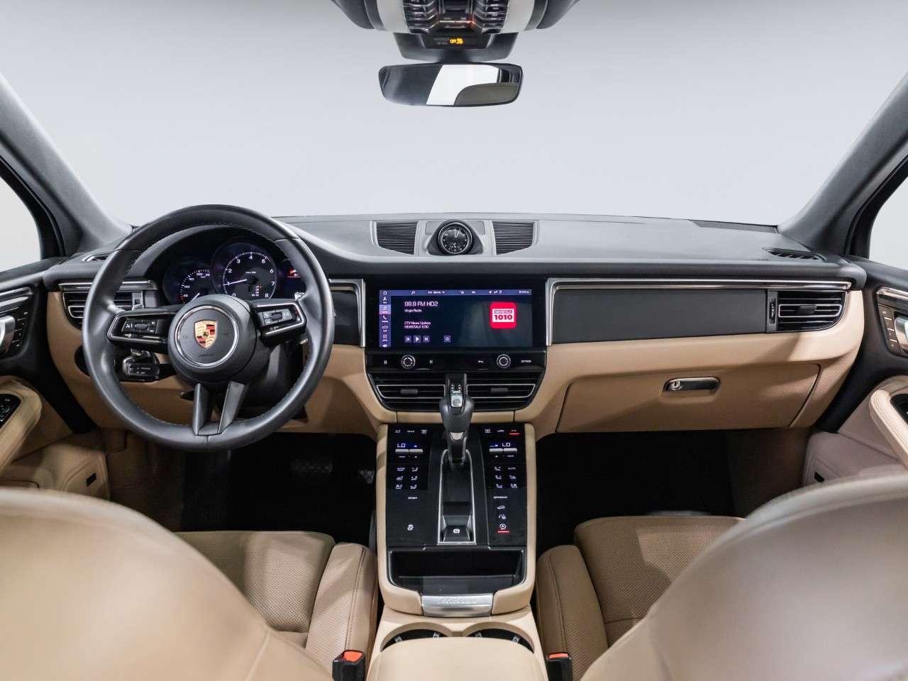 2023 Porsche Macan Macan Photo
