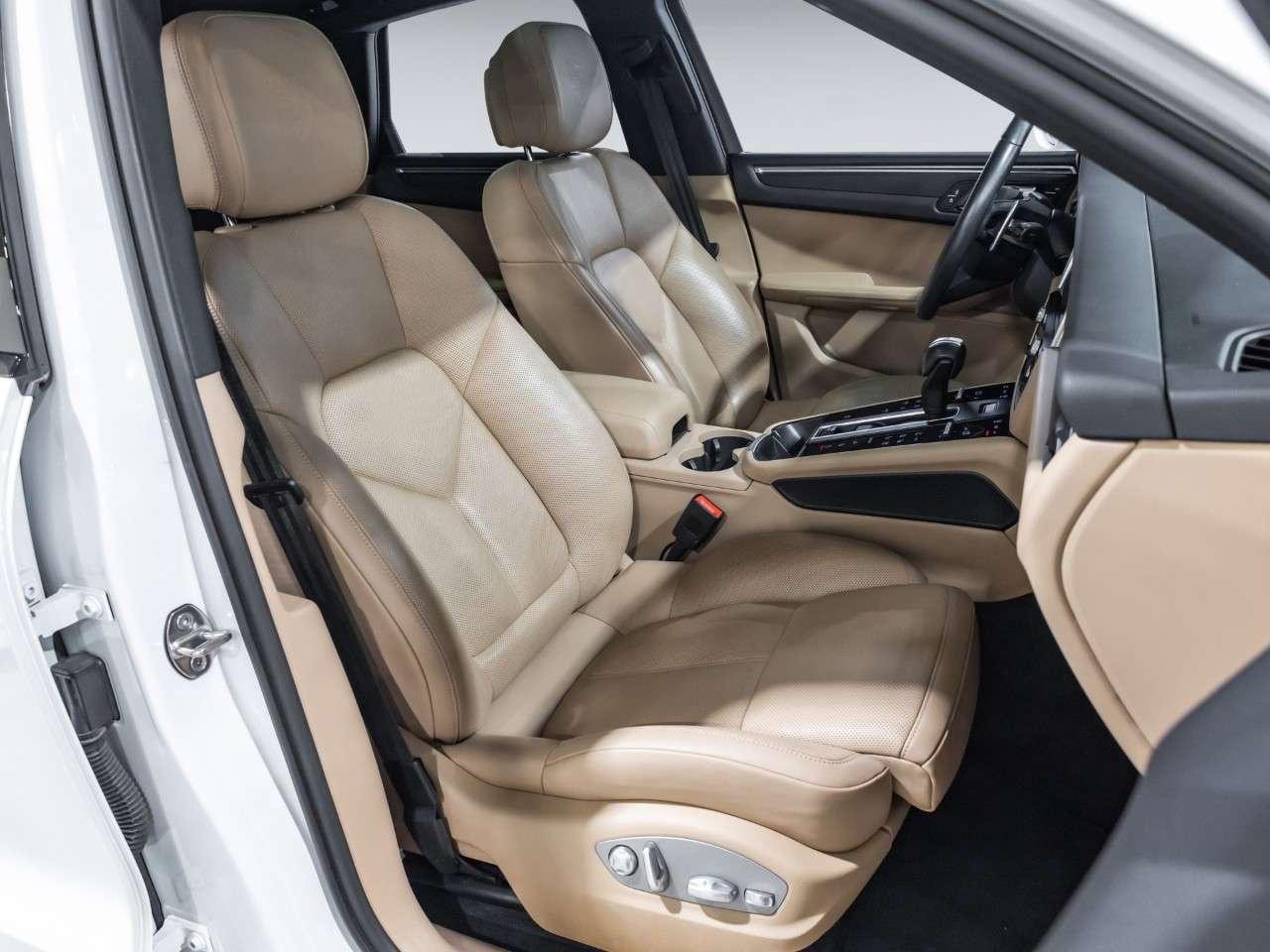 2023 Porsche Macan Macan Photo