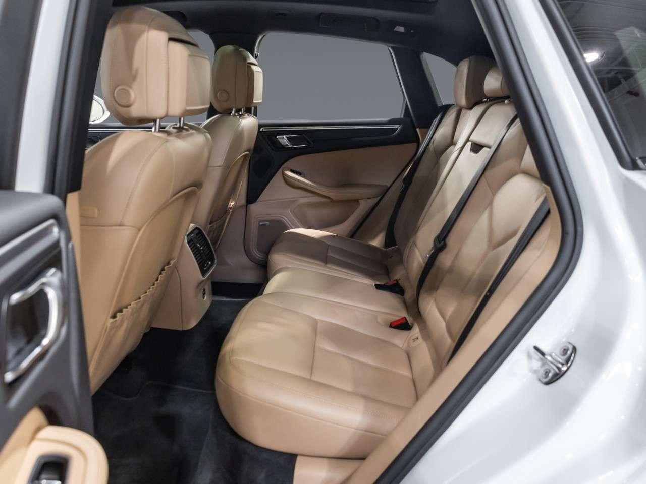2023 Porsche Macan Macan Photo