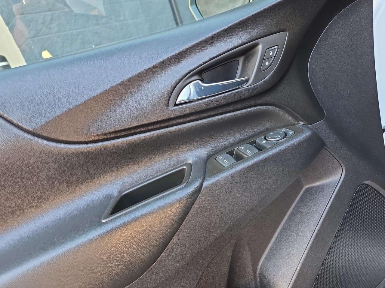 2023 Chevrolet Equinox NO ACCIDENTS / 1 OWNER / FULL SERVICE HISTORY / CARPLAY / CAMERA Photo