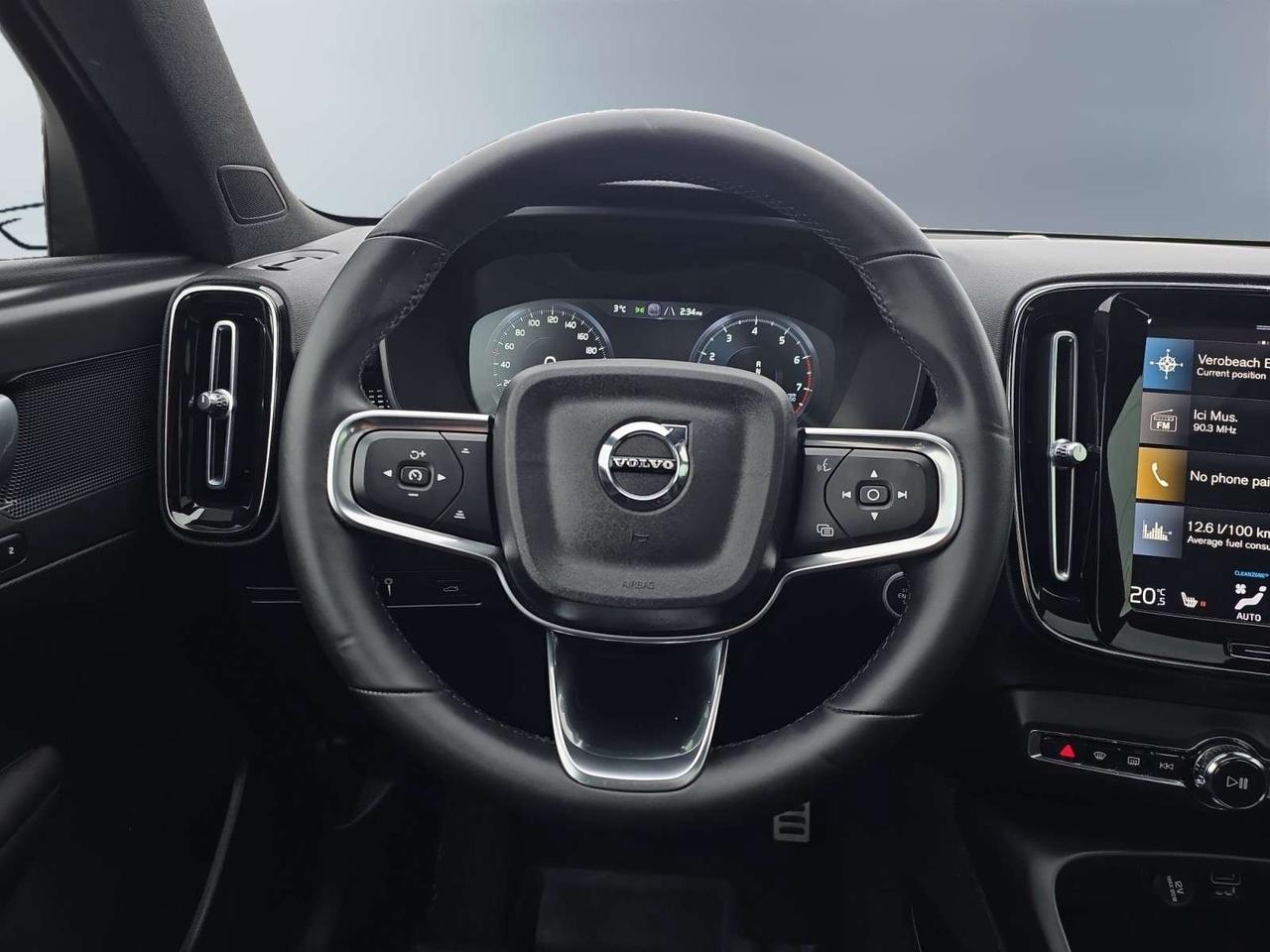 2022 Volvo XC40 T5 AWD R-Design * 1 OWNER / CARPLAY / PANORAMIC ROOF / CAMERA Photo