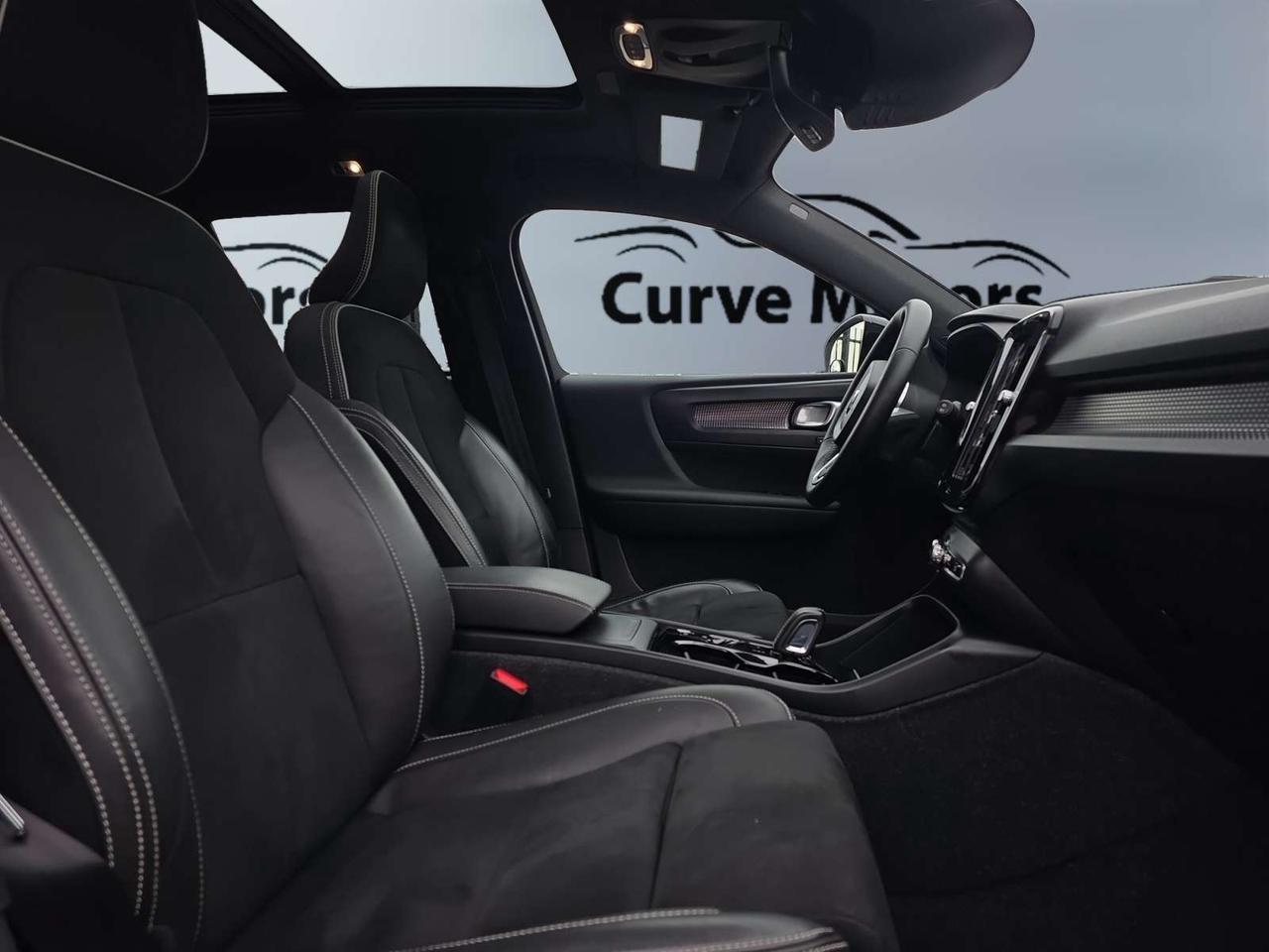2022 Volvo XC40 T5 AWD R-Design * 1 OWNER / CARPLAY / PANORAMIC ROOF / CAMERA Photo