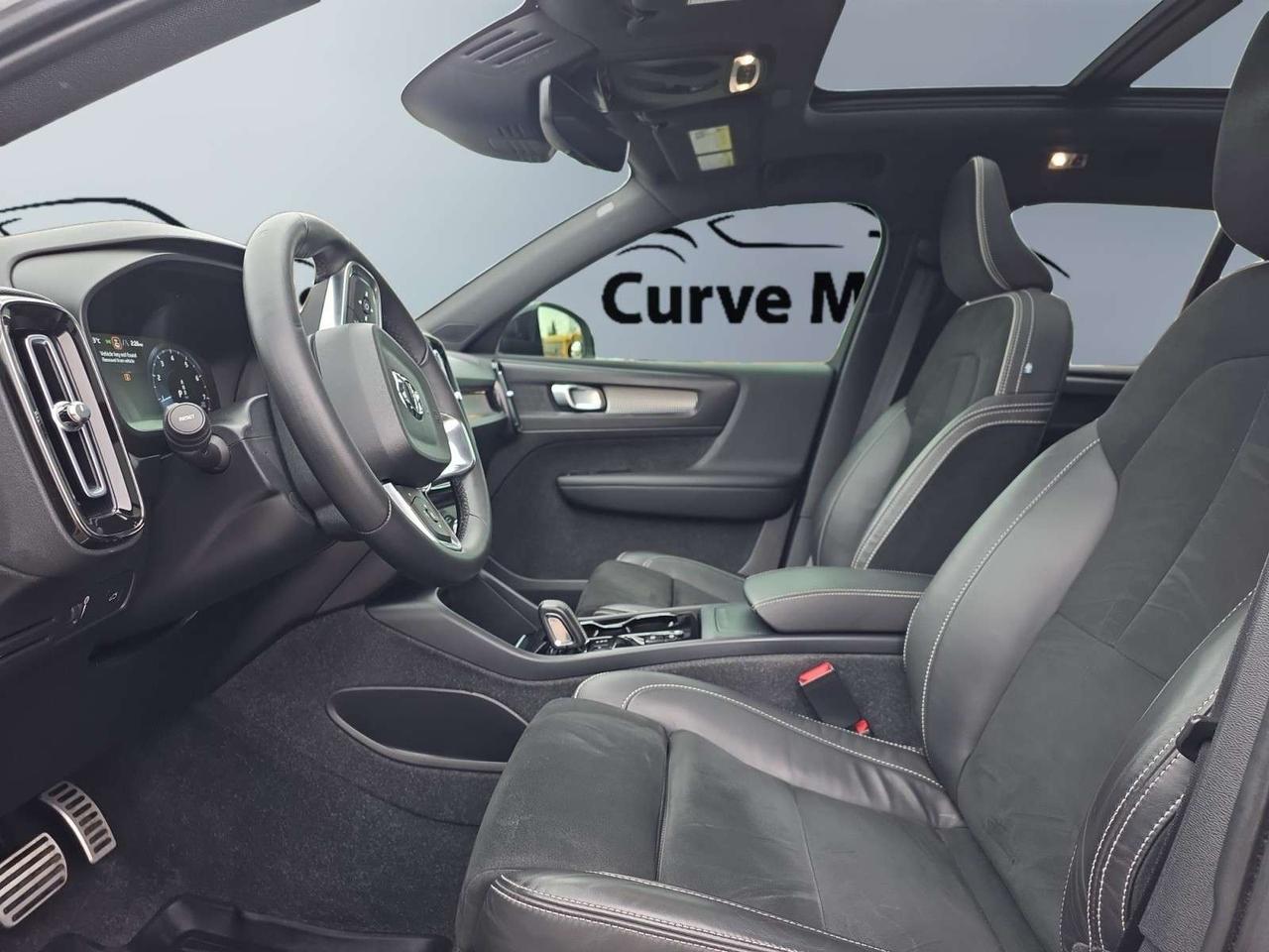 2022 Volvo XC40 T5 AWD R-Design * 1 OWNER / CARPLAY / PANORAMIC ROOF / CAMERA Photo