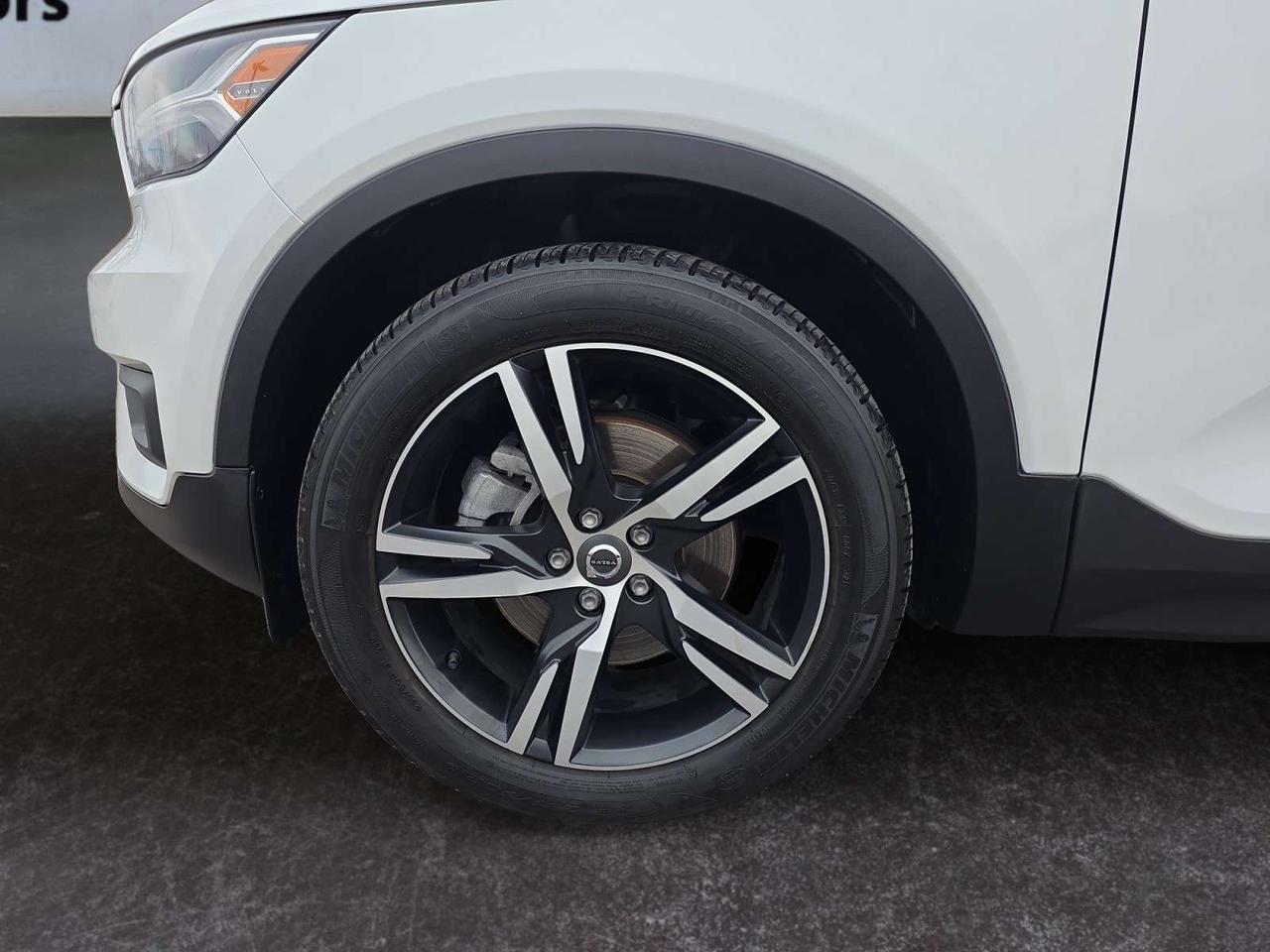 2022 Volvo XC40 T5 AWD R-Design * 1 OWNER / CARPLAY / PANORAMIC ROOF / CAMERA Photo