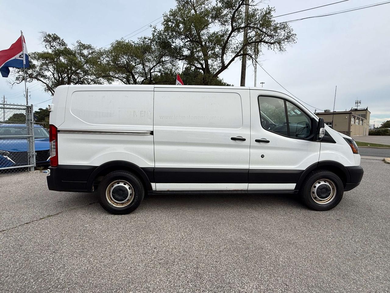 2019 Ford Transit Low Roof l T150 l RWD l 130" l Reverse Cam l V6 l Photo