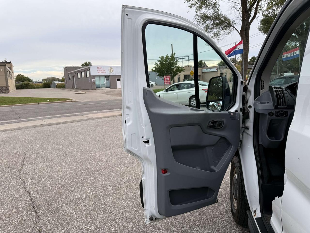 2019 Ford Transit Low Roof l T150 l RWD l 130" l Reverse Cam l V6 l Photo