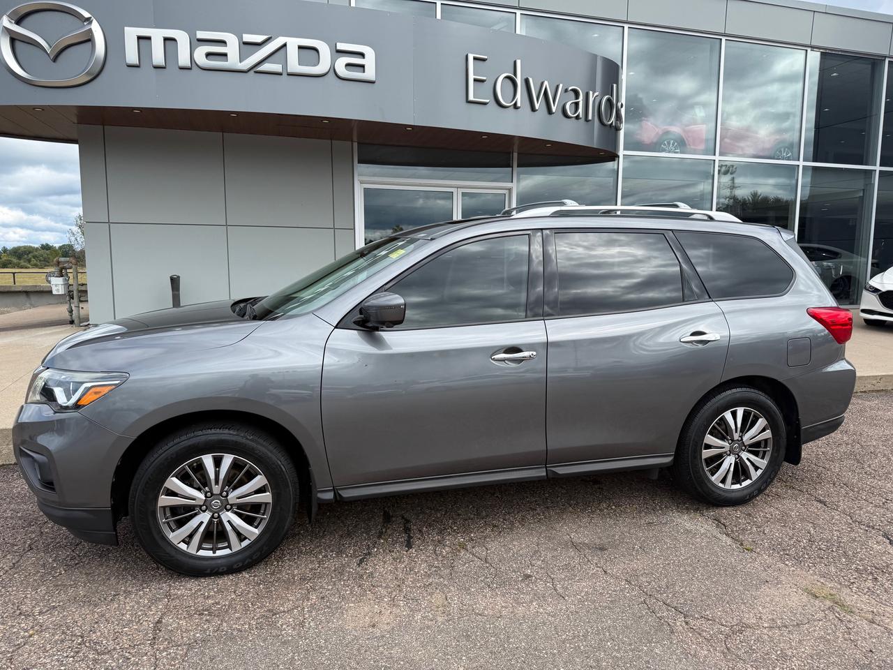 2019 Nissan Pathfinder SL Premium (CVT) 4dr 4x4 Photo1