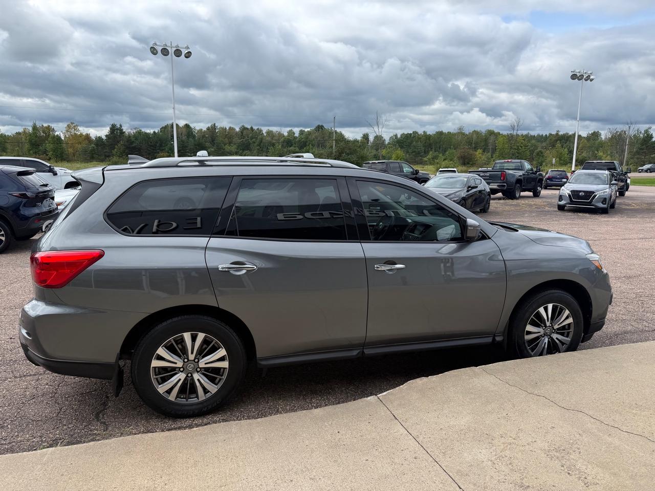 2019 Nissan Pathfinder SL Premium (CVT) 4dr 4x4 Photo