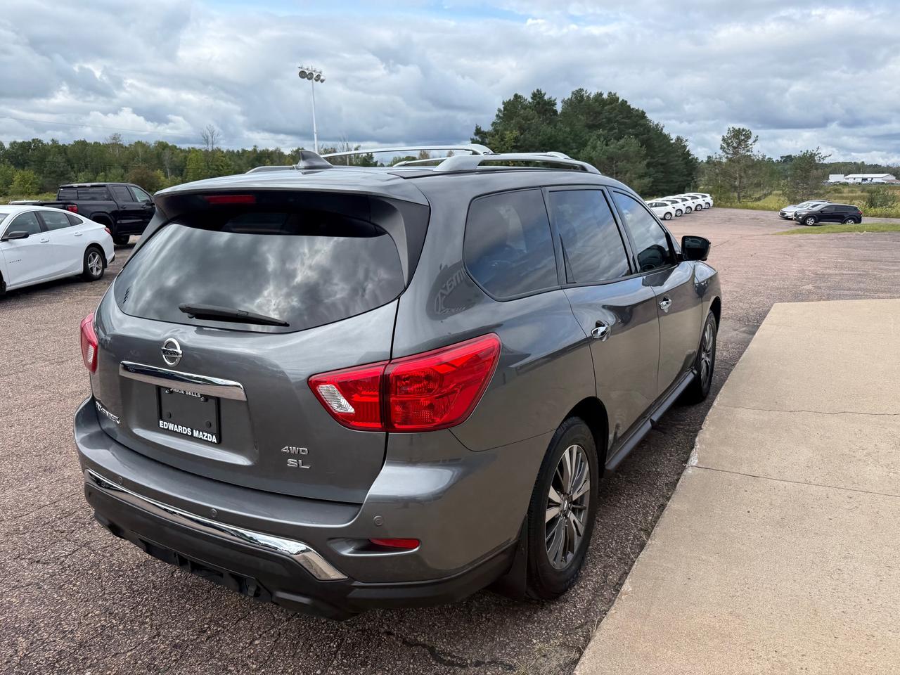 2019 Nissan Pathfinder SL Premium (CVT) 4dr 4x4 Photo