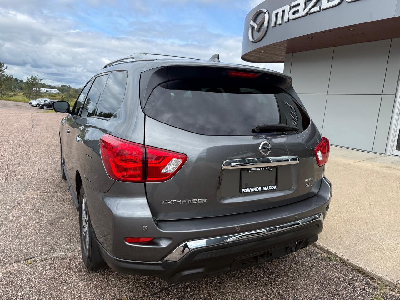2019 Nissan Pathfinder SL Premium (CVT) 4dr 4x4 Photo