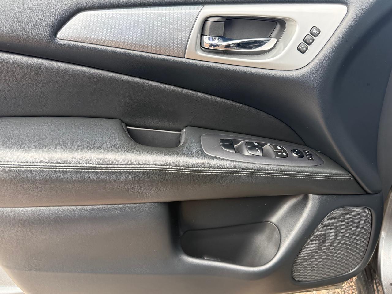 2019 Nissan Pathfinder SL Premium (CVT) 4dr 4x4 Photo