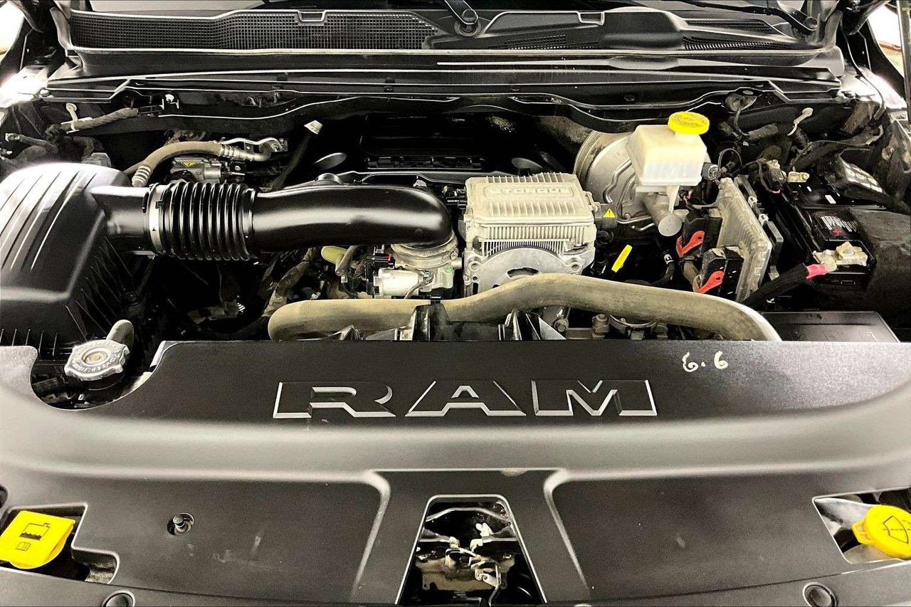 2022 RAM 1500 Laramie 4x4 Crew Cab 5'7 Box Photo