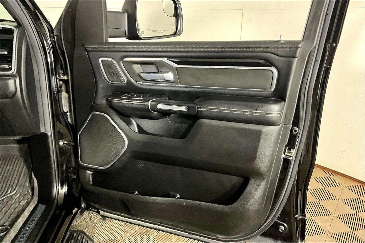 2022 RAM 1500 Laramie 4x4 Crew Cab 5'7 Box Photo