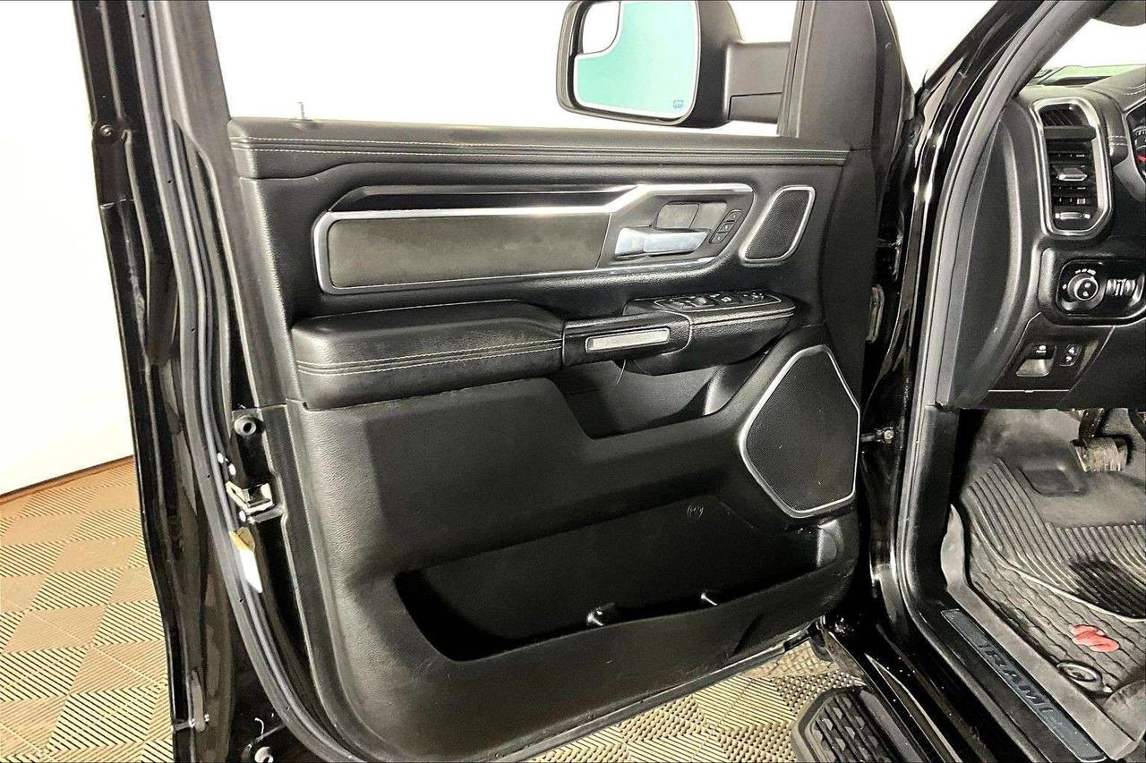 2022 RAM 1500 Laramie 4x4 Crew Cab 5'7 Box Photo