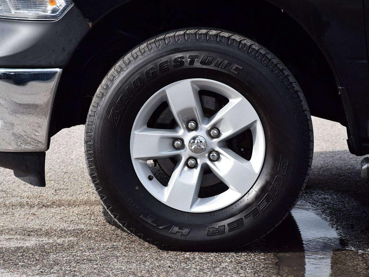 2017 RAM 1500 ST Crew Cab 4x4 ~HEMI ~Trailer Tow ~Alloy Wheels Photo