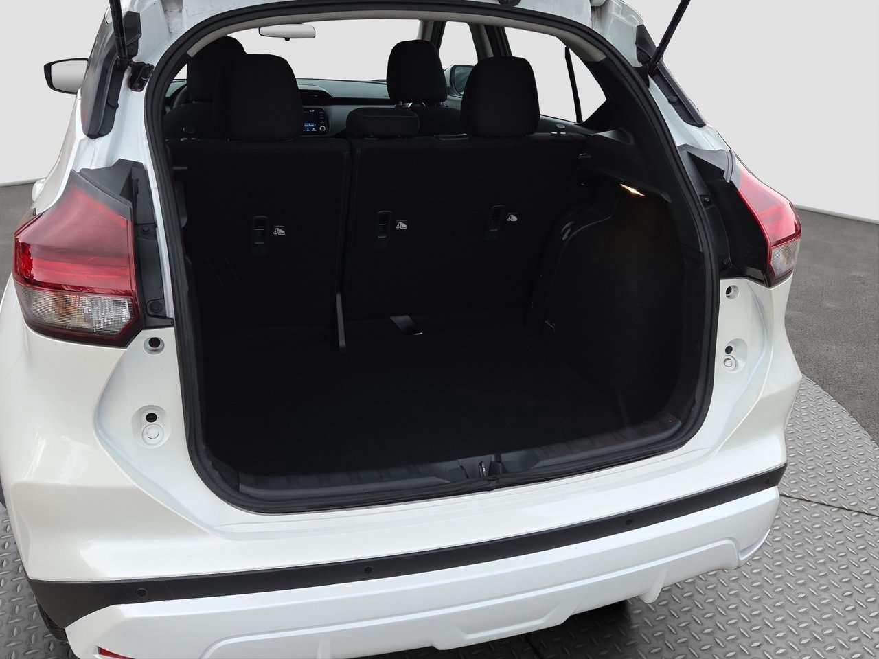 2024 Nissan Kicks SV Photo