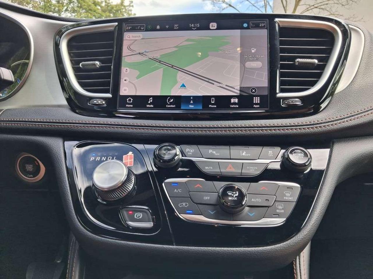 2024 Chrysler Pacifica Pinnacle 2WD Photo