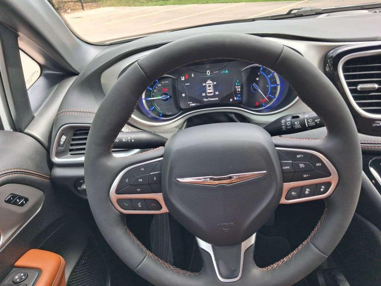 2024 Chrysler Pacifica Pinnacle 2WD Photo