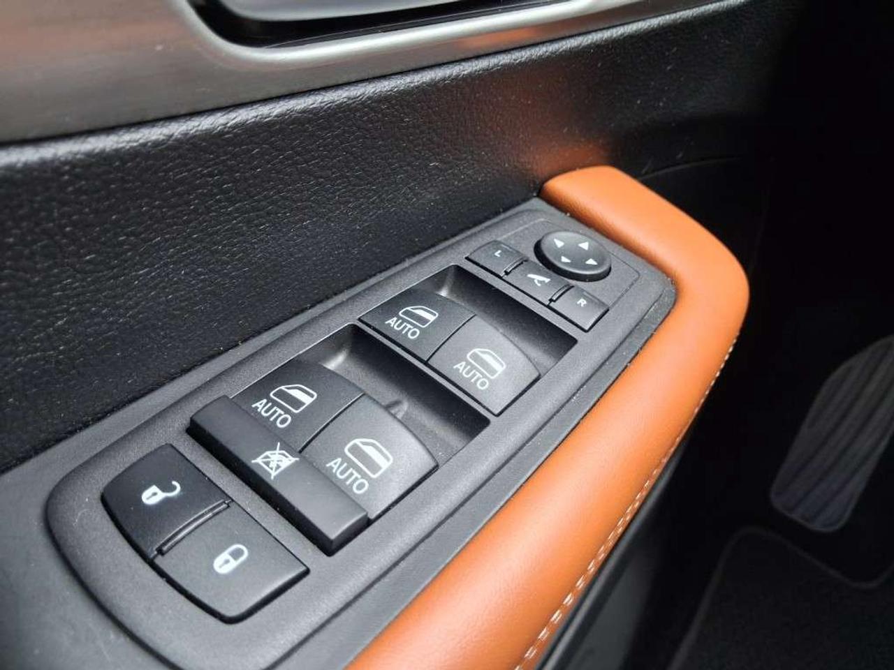 2024 Chrysler Pacifica Pinnacle 2WD Photo