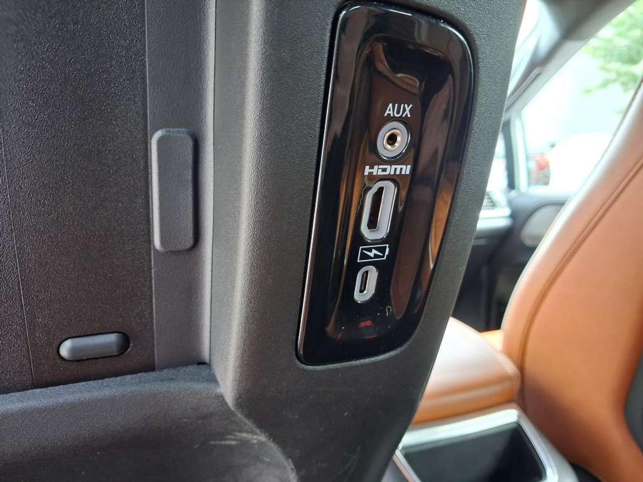 2024 Chrysler Pacifica Pinnacle 2WD Photo