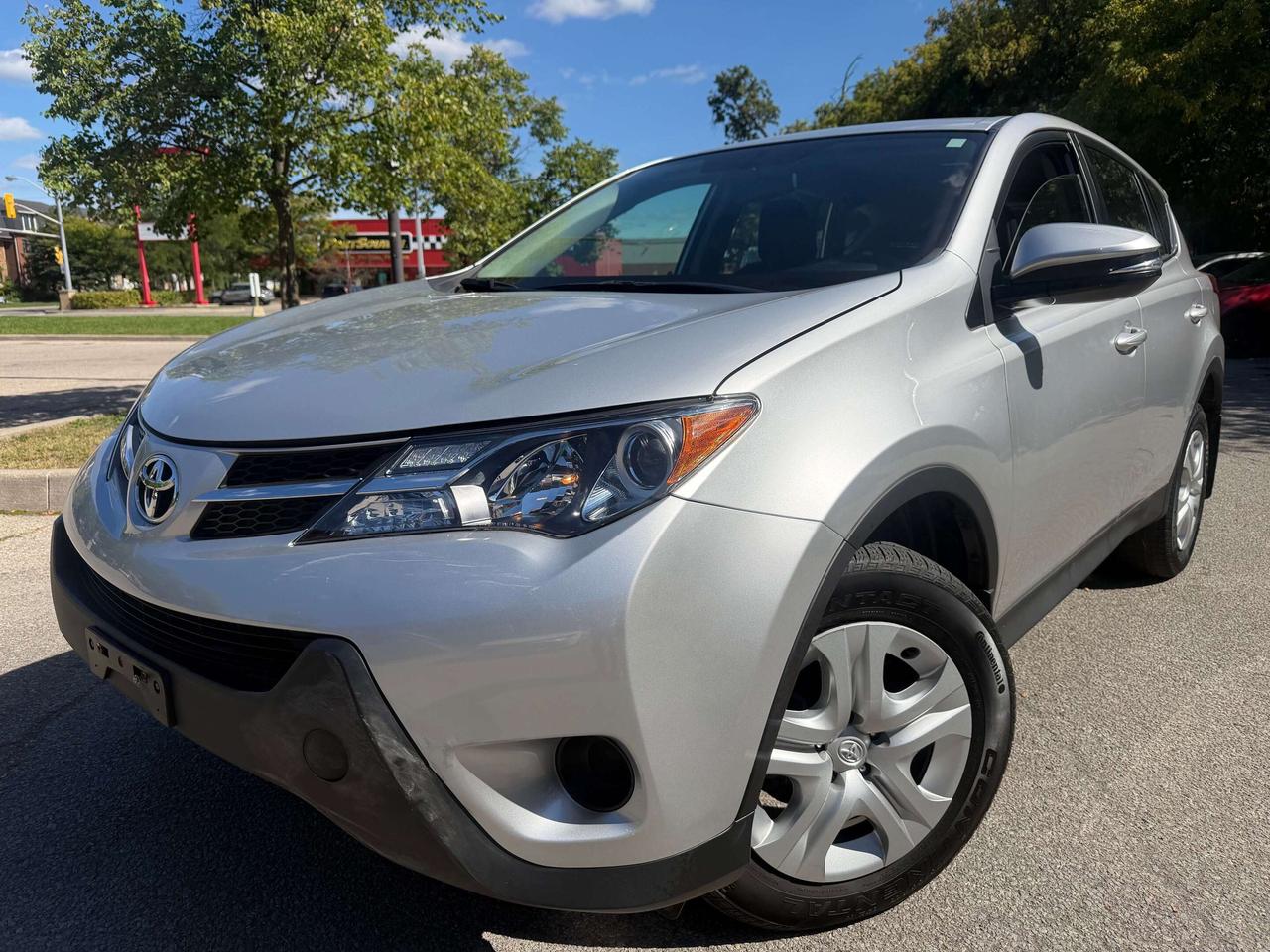 2015 Toyota RAV4 LE !!! YES ONLY 39742 KMS !!!! ONE OWNER !! MINT ! Photo