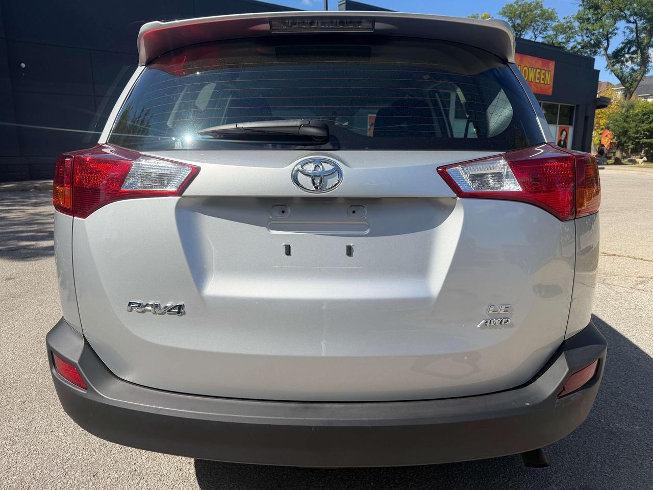 2015 Toyota RAV4 LE !!! YES ONLY 39742 KMS !!!! ONE OWNER !! MINT ! Photo