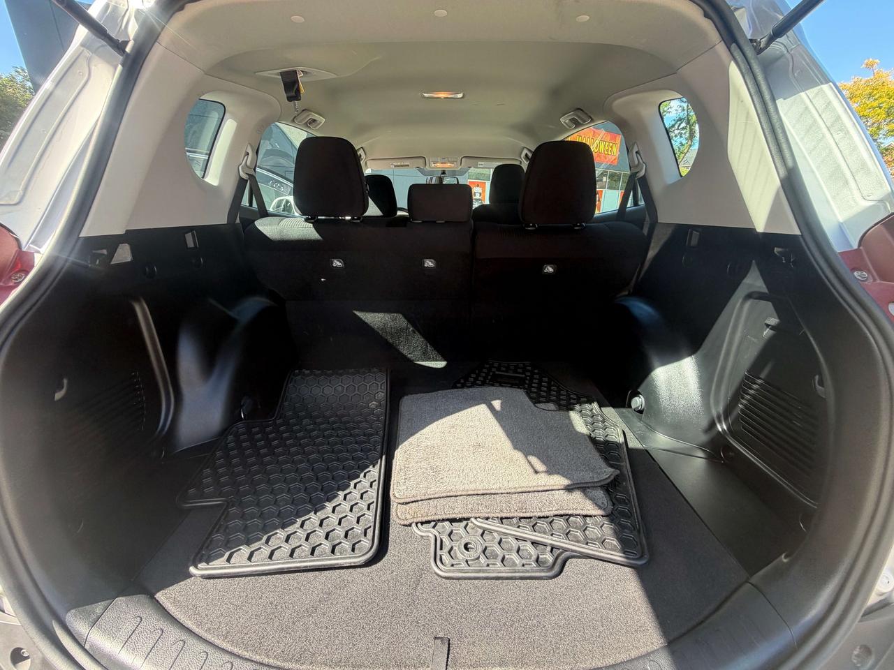 2015 Toyota RAV4 LE !!! YES ONLY 39742 KMS !!!! ONE OWNER !! MINT ! Photo