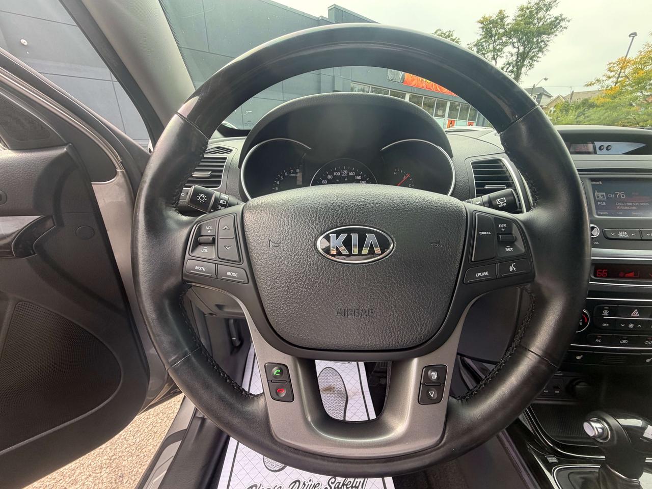 2015 Kia Sorento EX !!! YES ONLY 42992 KMS !!! ONE OWNER !! MINT !! Photo