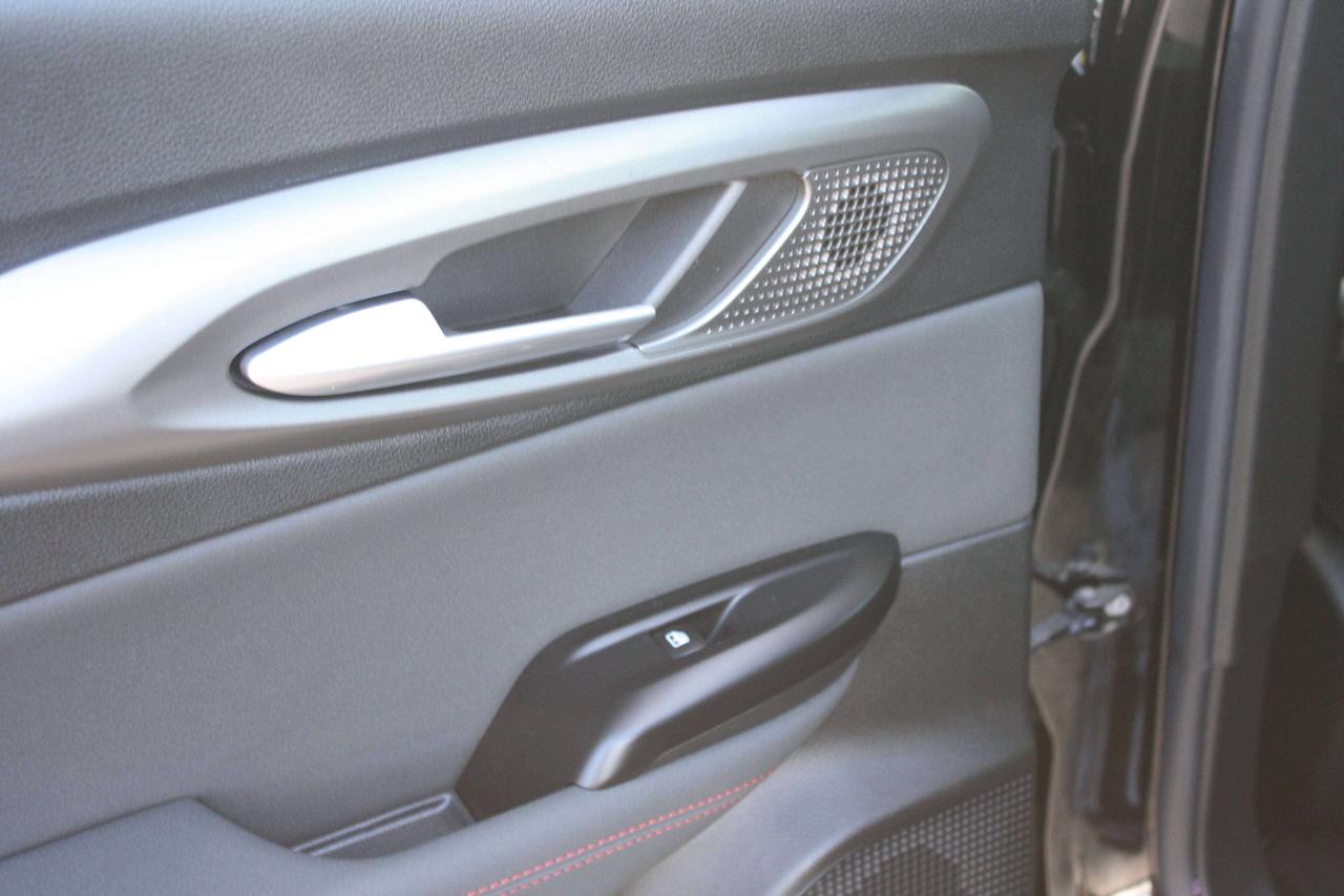 2024 Dodge Hornet R/T Plus / Leather / Sunroof / Harman Kardon Photo