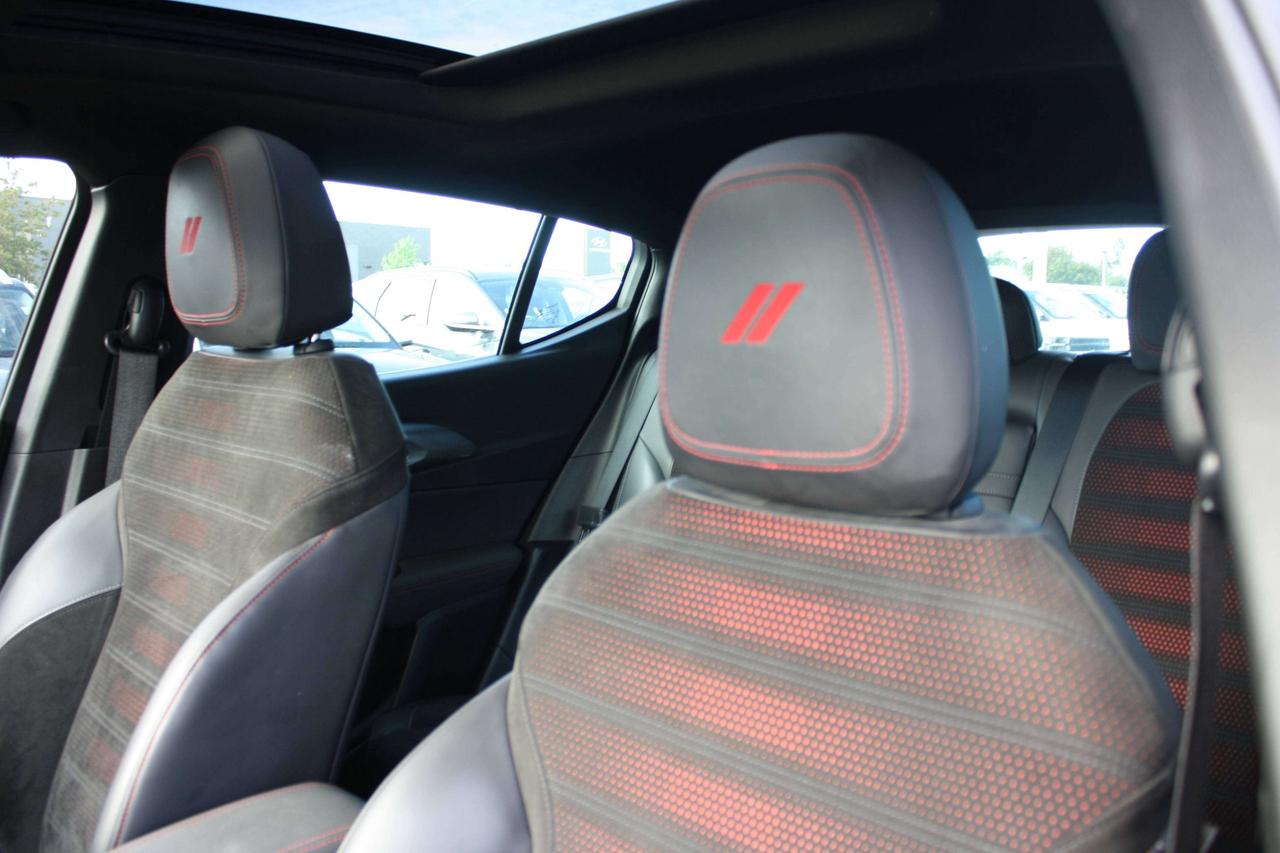 2024 Dodge Hornet R/T Plus / Leather / Sunroof / Harman Kardon Photo