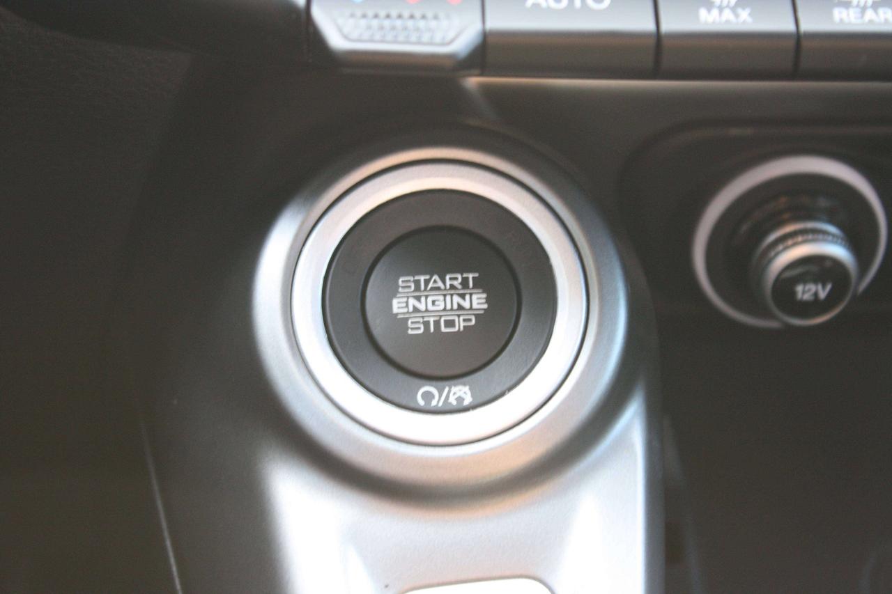 2024 Dodge Hornet R/T Plus / Leather / Sunroof / Harman Kardon Photo