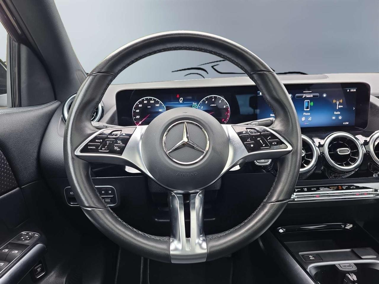 2026 Mercedes-Benz GLA GLA 250 4MATIC * NO ACCIDENTS / CARPLAY / CAMERA / PANORAMIC / BLIND SPOT Photo