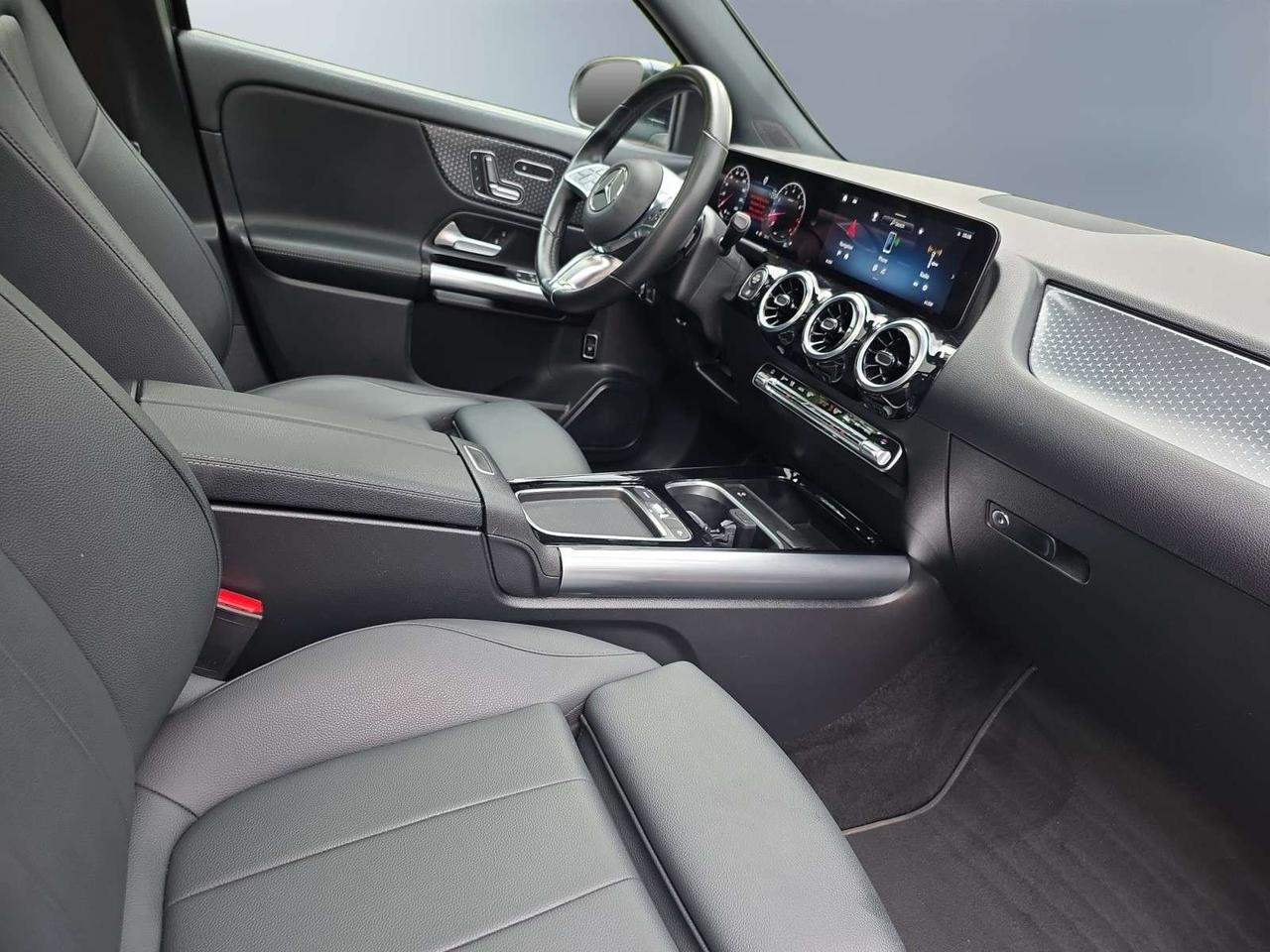 2026 Mercedes-Benz GLA GLA 250 4MATIC * NO ACCIDENTS / CARPLAY / CAMERA / PANORAMIC / BLIND SPOT Photo