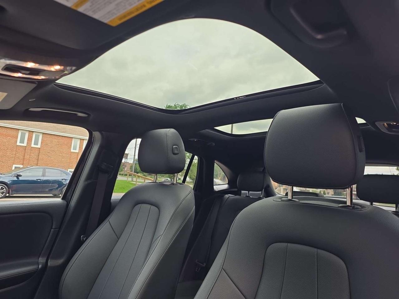 2026 Mercedes-Benz GLA GLA 250 4MATIC * NO ACCIDENTS / CARPLAY / CAMERA / PANORAMIC / BLIND SPOT Photo
