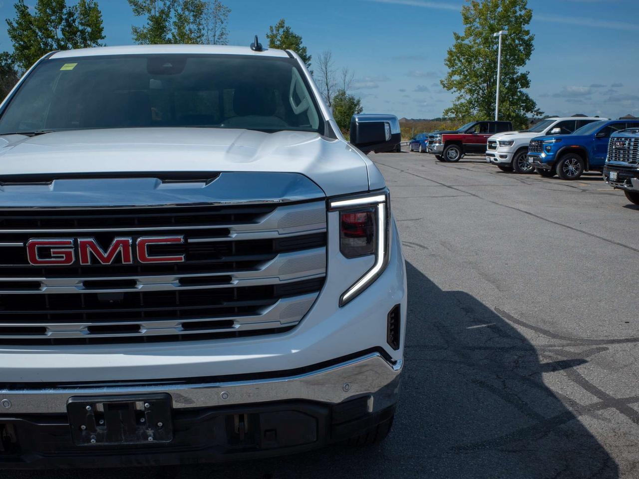 2025 GMC Sierra 1500 SLE - Remote Engine Start   Adjustable Lumbar Photo