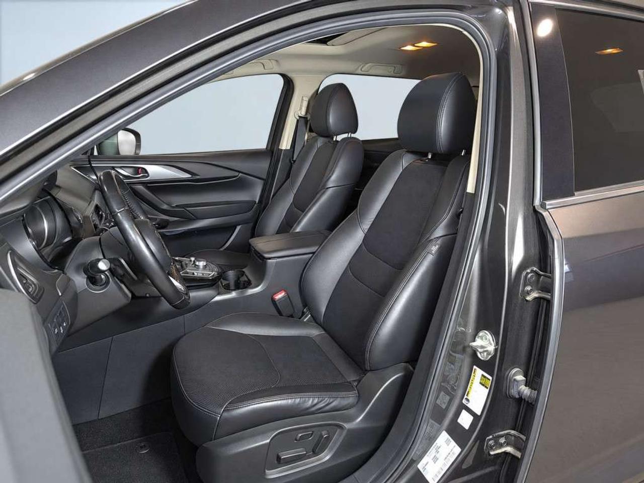 2021 Mazda CX-9 TOURING AWD / Leather / NAVI / Sunroof / 7-Passenger / Heated Seats / Backup Camera Photo