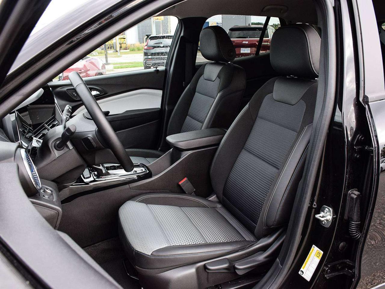 2026 Chevrolet Trax LT ~Heated Seats ~Carplay ~Blind Spot ~Camera Photo