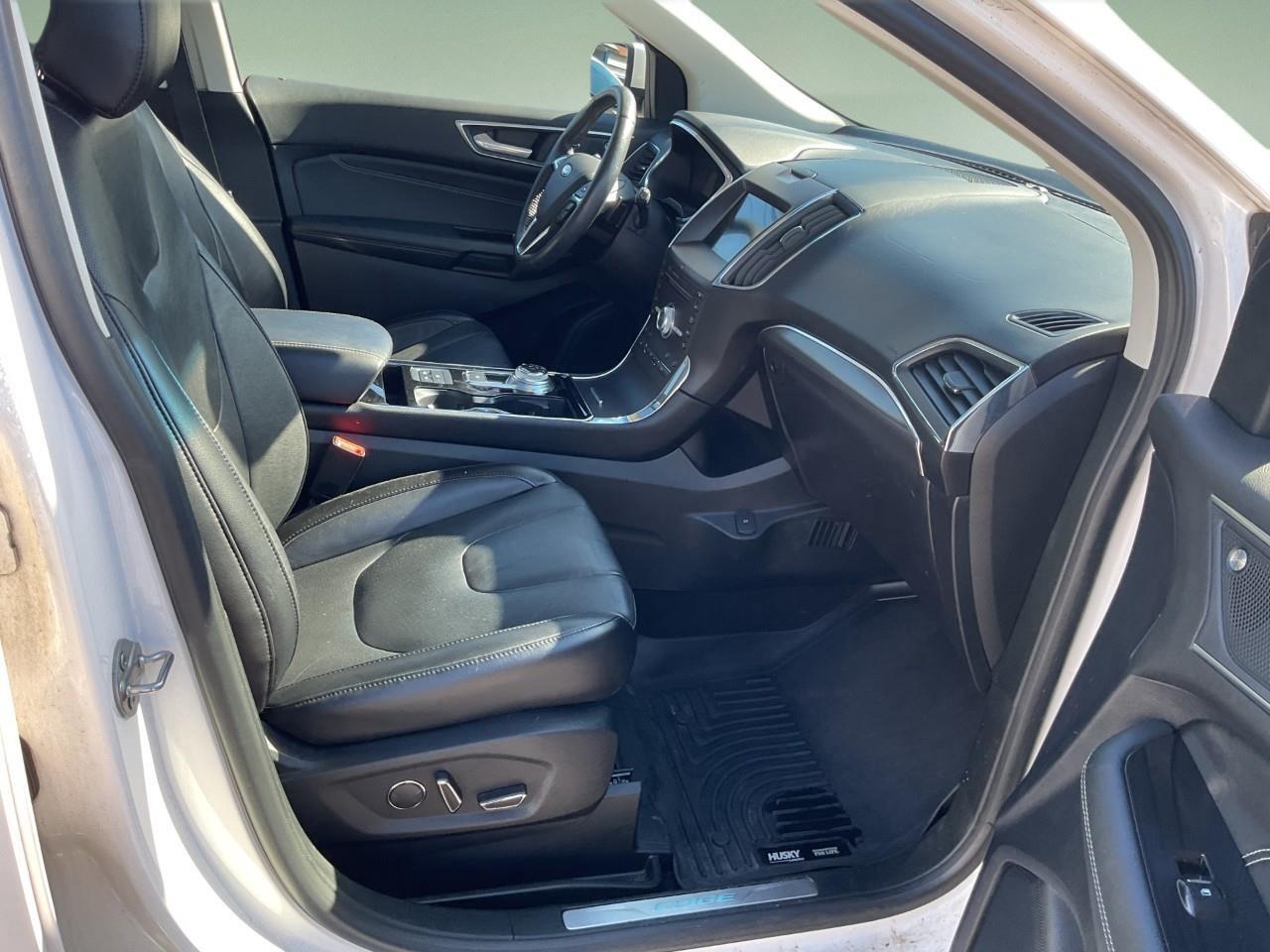 2019 Ford Edge TITANIUM 4DR ALL-WHEEL DRIVE Photo